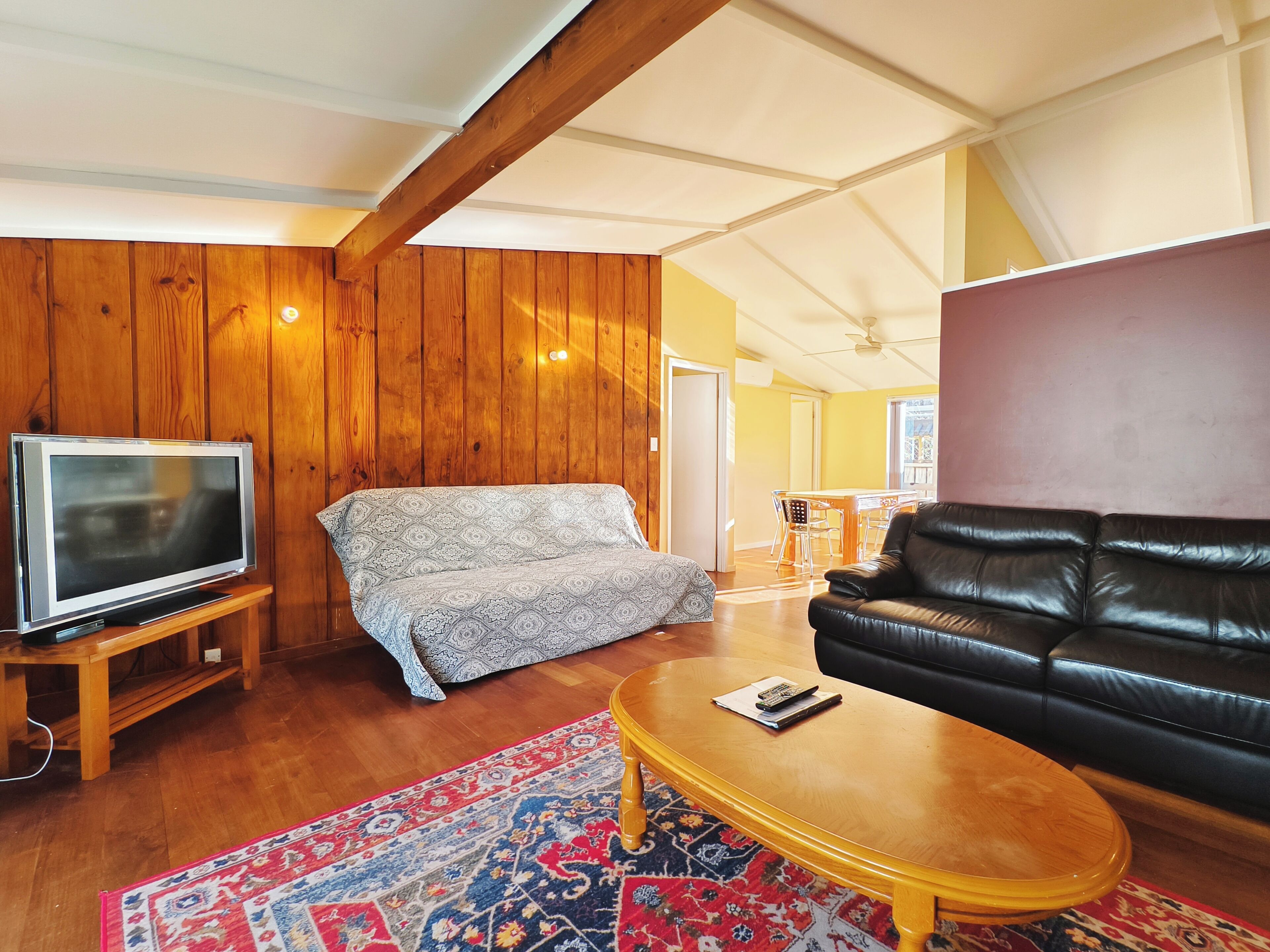 2 Bedroom with Mineral Hot Pool Unit 2 | Muebles diferentes, wifi gratis y ropa de cama 