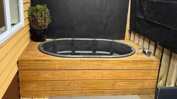 Studio Unit 2A with Single Person Tub | 1 bedroom, individually furnished, free WiFi, bed sheets