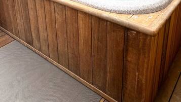 2 Bedroom with Mineral Hot Pool Unit 2 | Terrasse/Patio