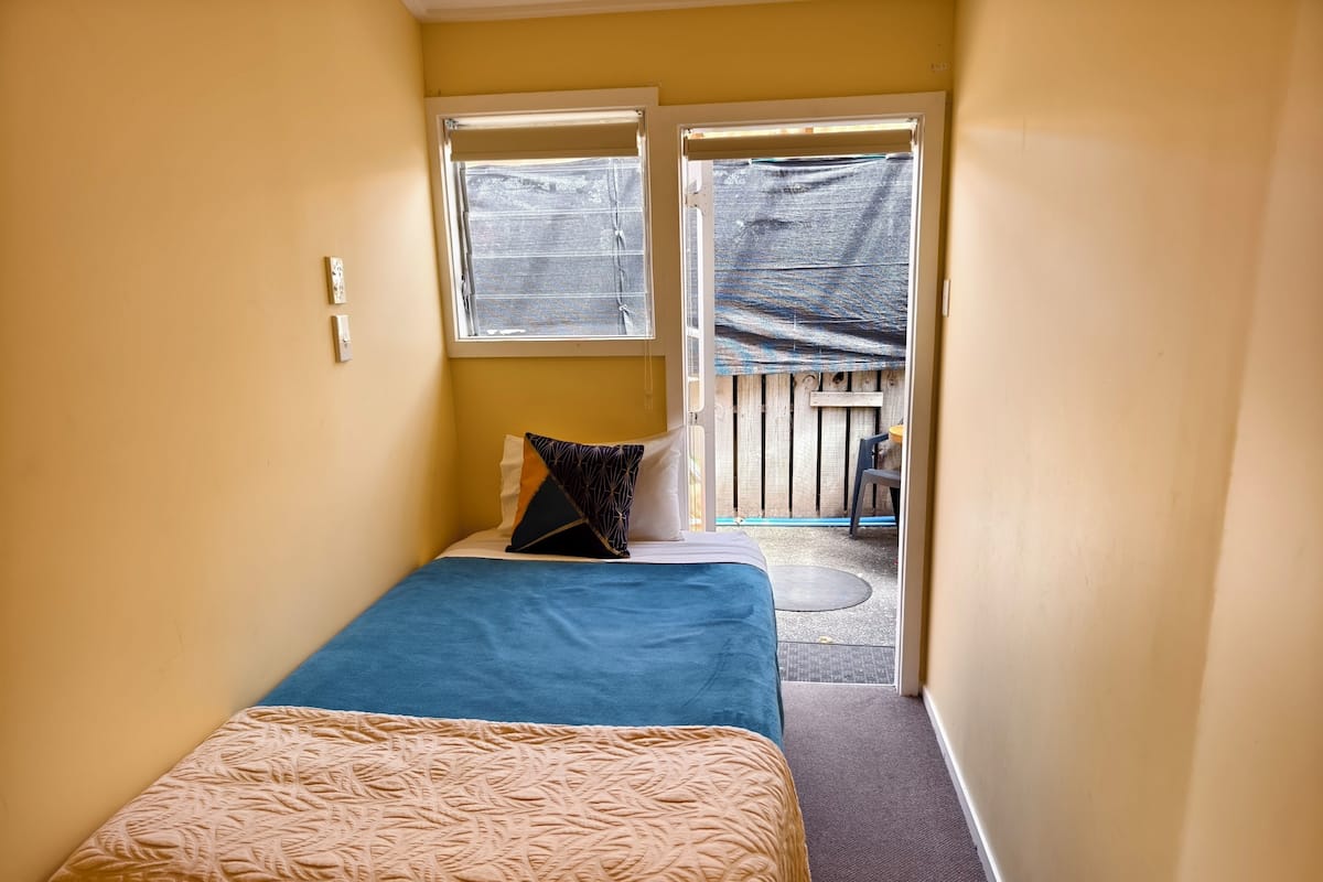 Single Unit 1A with Private Mineral Hot Pool | Individually furnished, free WiFi, bed sheets