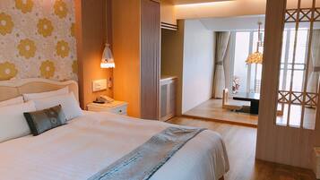 Jinsha Double Room | Free WiFi, bed sheets