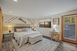 3 عدّة غرف نوم وخدمة الإنترنت وملاءات أسرّة