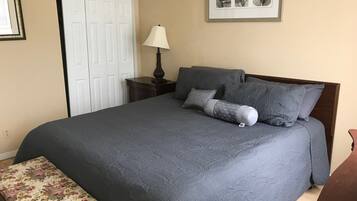 2 slaapkamers, een strijkplank/strijkijzer, gratis wifi, beddengoed