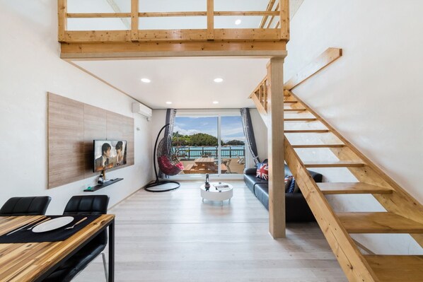 Duplex (101) | Área de estar | TV de tela plana