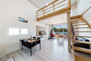 Duplex (101) | Living area | Flat-screen TV - Dolsan Maru Pension (Yeosu)