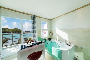 Studio, Jetted Tub (201)