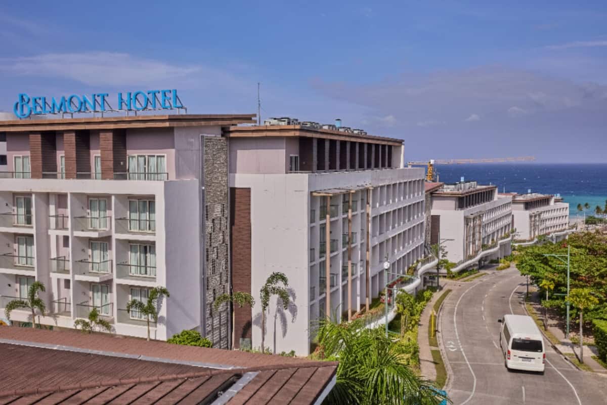 Tomannsrom | Minibar, safe på rommet, skrivebord og skrivebord for bærbar PC