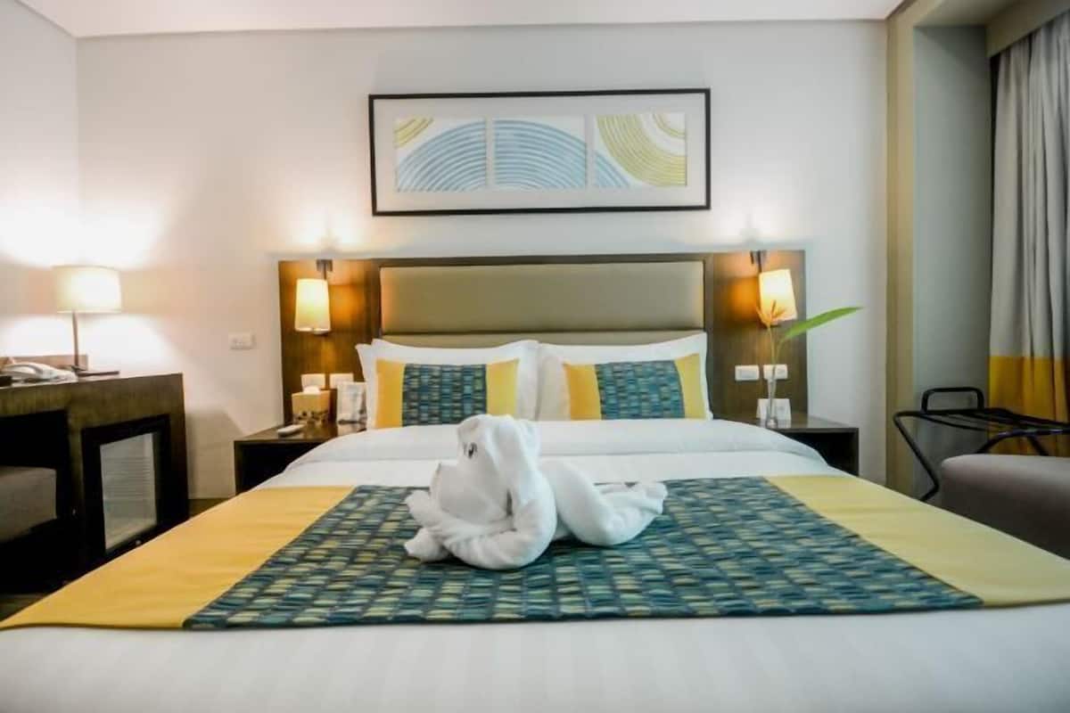 1 bedroom, minibar, in-room safe, desk