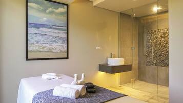 Couples treatment room(s), hot stone massages, Swedish massages