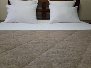 Deluxe Room | Desk, iron/ironing board, rollaway beds, free WiFi - Gostinyi Dvor Galirad (Oskemen)