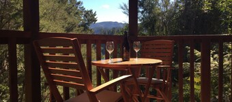 Kanuka Ridge Lodge and Backpackers