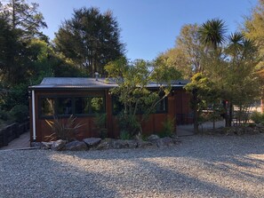 Een koelkast, een microgolfoven