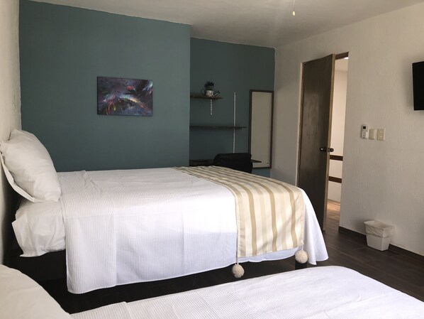 Individually furnished, desk, iron/ironing board, bed sheets - Habitación Privada en Centro de Cancún (Cancun)