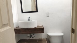 Shower, free toiletries, hair dryer, towels - Habitación Privada en Centro de Cancún (Cancun)