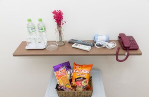 Minibar, blackout curtains, soundproofing, iron/ironing board - Fuji Hostel (Da Nang)