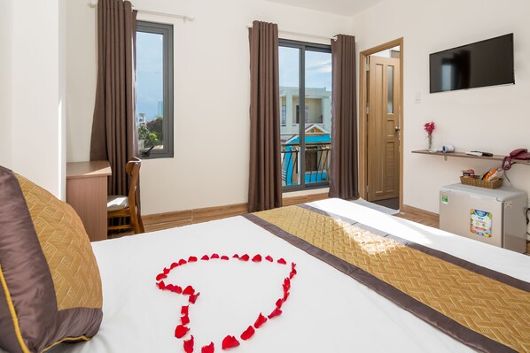 Studio Suite | Minibar, blackout drapes, soundproofing, iron/ironing board - Fuji Hostel (Da Nang)