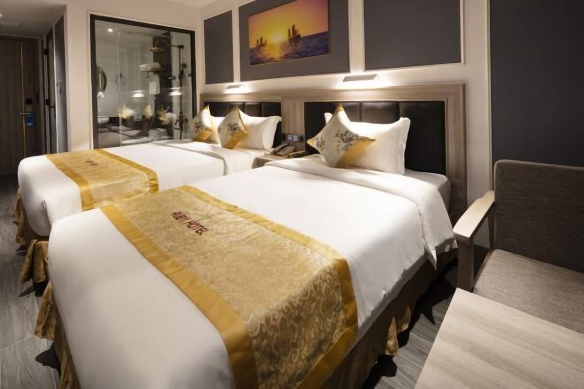 Premium bedding, down duvets, pillow-top beds, minibar