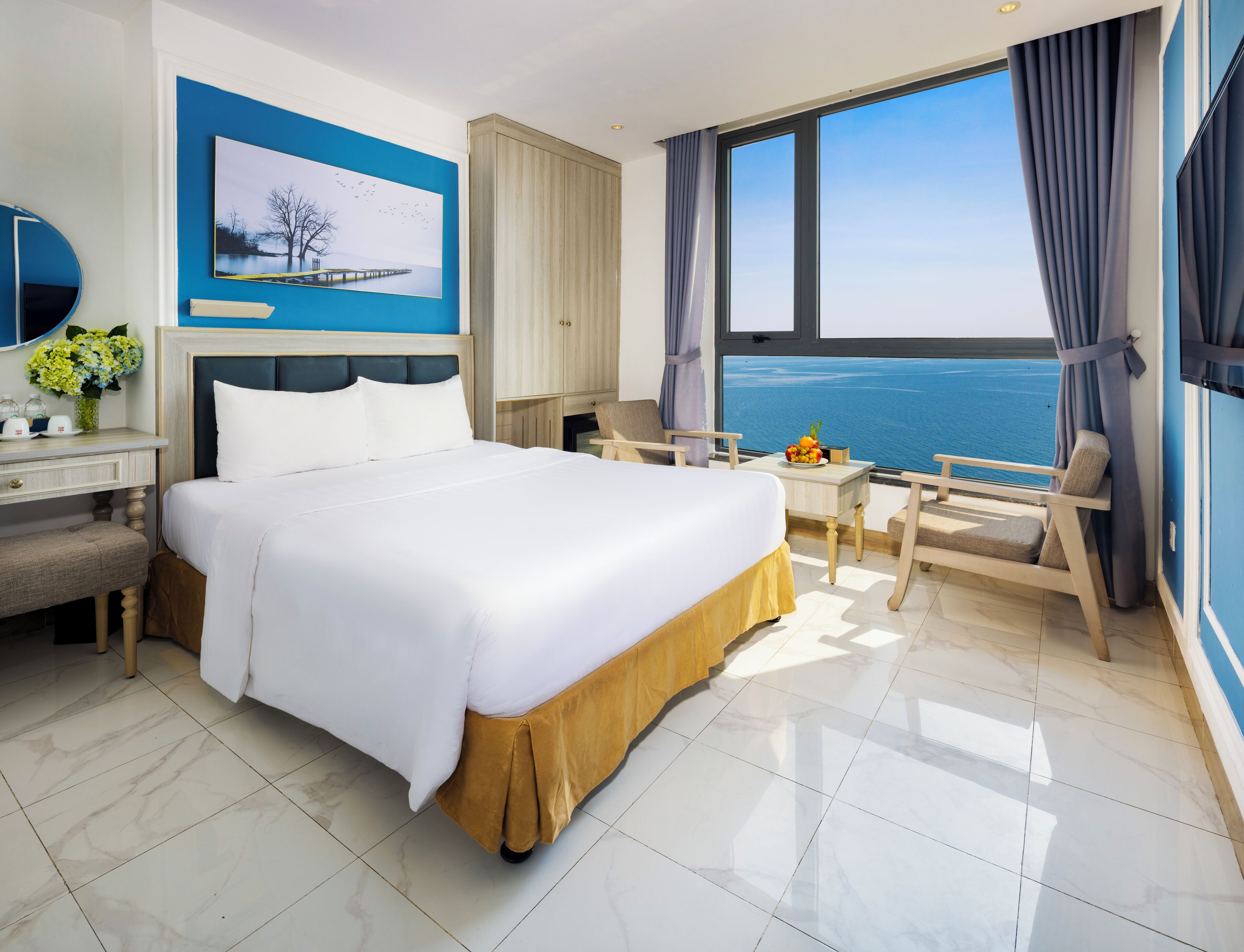 Suite, Bathtub, Ocean View