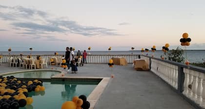 Convenient Apartment Near Beach and Catalina Island