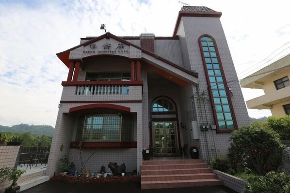 Front of property - Hakka Inherited Host (Hengshan)