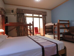 Family Room (6PAX) | Soundproofing, free WiFi - Hakka Inherited Host (Hengshan)