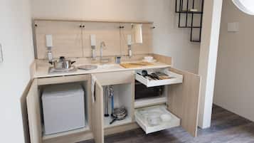 NIMON1 - KAI | Private kitchenette | Fridge, microwave, stovetop, cookware/dishes/utensils