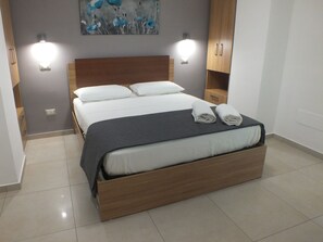 Ropa de cama hipoalergénica, edredones de plumas, escritorio