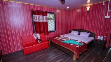 Deluxe Room | Rollaway beds, free WiFi