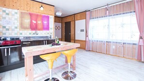 WiFi (free), individually decorated, individually furnished - Sweet Pension Yangyang (Yangyang)