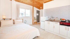 Studio (Deneb) | WiFi (free), individually decorated, individually furnished - Sweet Pension Yangyang (Yangyang)