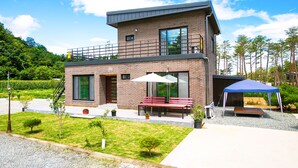 Unclassified image, 4 of 19, button - Sweet Pension No.2 (Yangyang)