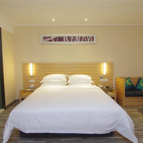 Superior King Room | Free WiFi, bed sheets
