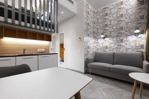 L Double Room | Living area