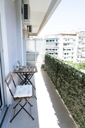 Exterior detail - Zennova 5 Antigonidon Sq (Thessaloniki)