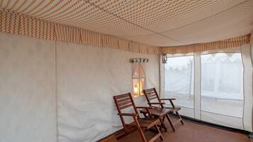 Swiss Tent, 1 King Bed, Non Smoking, Resort View | Ausstattung der Unterkunft