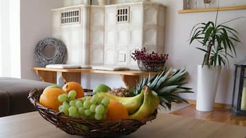 Comfort Apartment (Im Hanicht) | Living area | 48-inch flat-screen TV with satellite channels, TV, DVD player