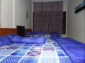 1 Schlafzimmer, Schreibtisch