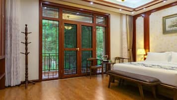 Family Suite | 1 bedroom, blackout drapes, free WiFi, bed sheets