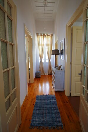 Luxury-Apartment, 2 Schlafzimmer (1st Floor) | Wohnbereich | Smart-TV