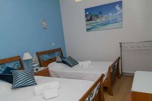 3 chambres, fer et planche à repasser, Wi-Fi, draps fournis