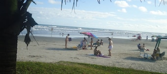 STORA HUS 100 M FRÅN HAVET. 11-9. 3311. 5293