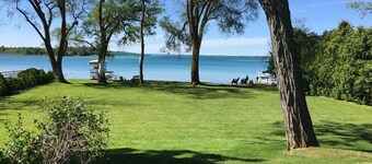 Caribbean-Blue Elk Lake Escape Remodeled 6BR Waterfront Retreat.