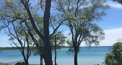 Book your summer vacation on breathtaking Elk Lake. ☀️⛱️🕶️⛵️🎣🎣
