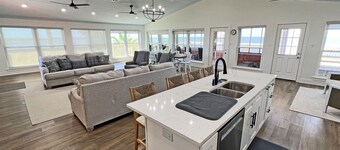 Amazing Grace - Bayfront w / Boat Access & Amazing Sunsets