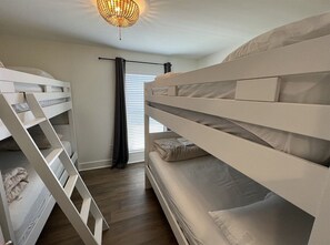 4 bedrooms, free WiFi