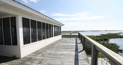 Amazing Grace  - Boat Access - Island Realty