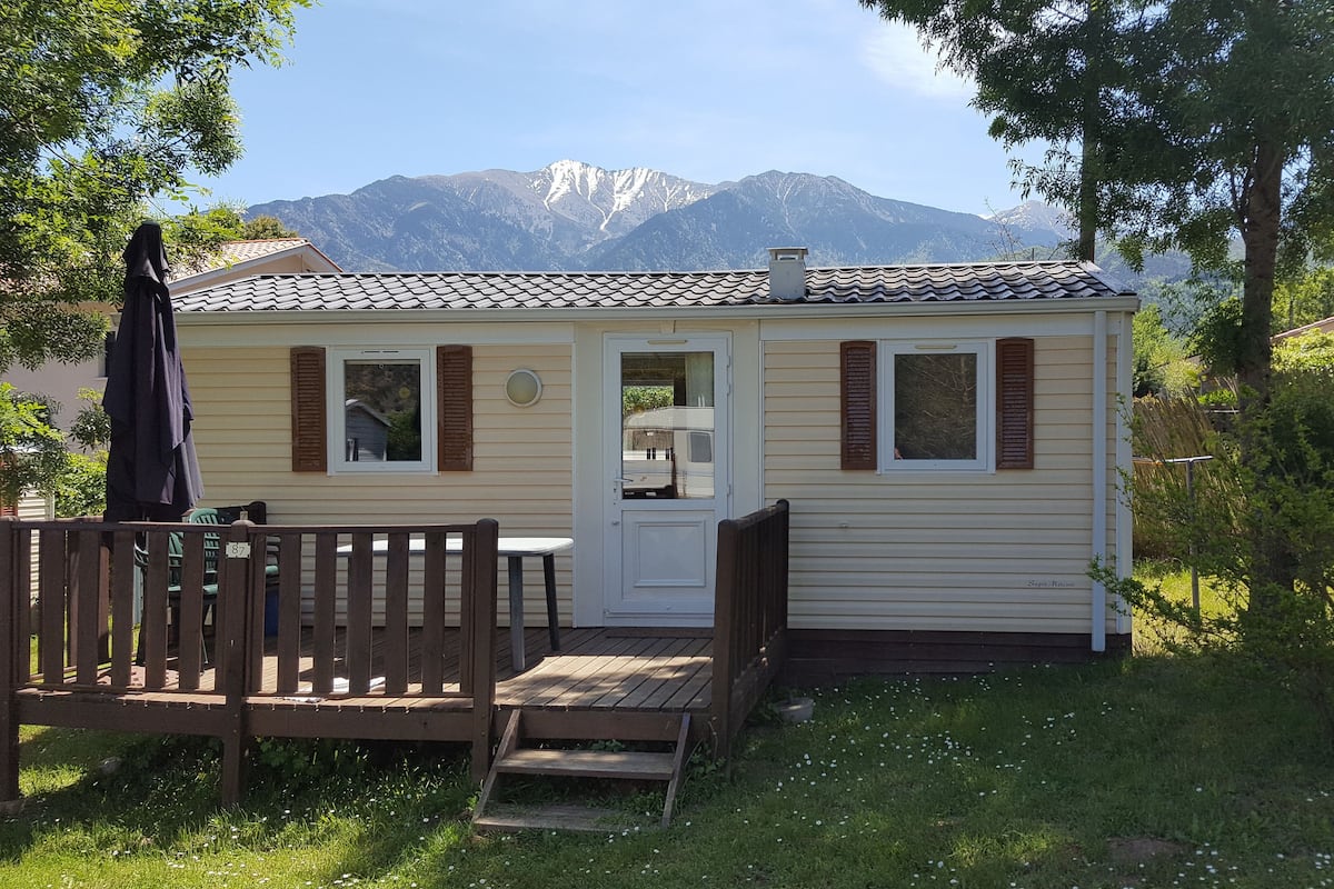 2 bedrooms, cots/infant beds, free WiFi