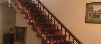 Ohio River Manor House<br>Experience the peace and quiet of a country residence!