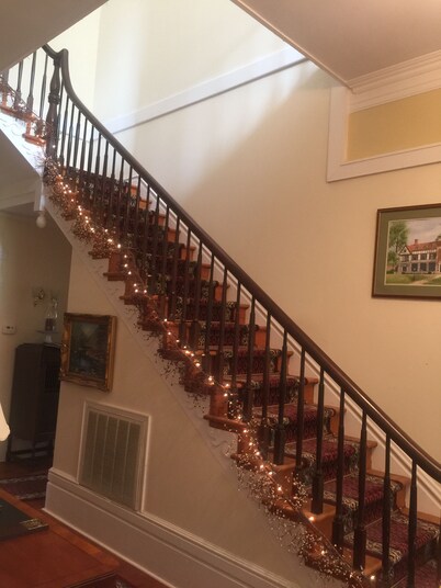 Ohio River Manor House<br>Experience the peace and quiet of a country residence!