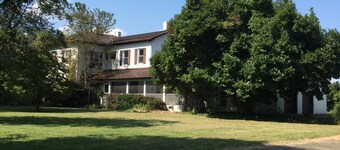 Ohio River Manor House<br>Experience the peace and quiet of a country residence!